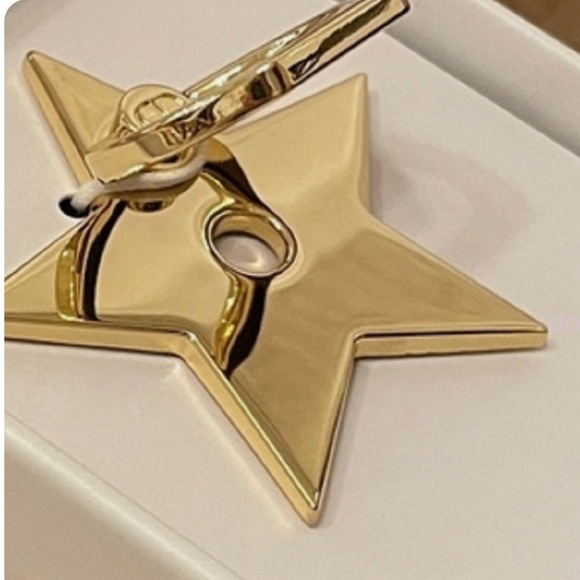 NIB Dior Gold Star Smartphone Ring - Picture 4 of 5